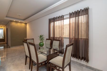 Sala de Jantar de casa à venda com 3 quartos, 170m² em Céu Azul, Belo Horizonte