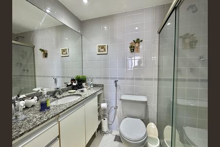 Apartamento à venda com 72m², 2 quartos e 1 vaga Apartamento à venda com 72m², 2 quartos e 1 vagaBanheiro