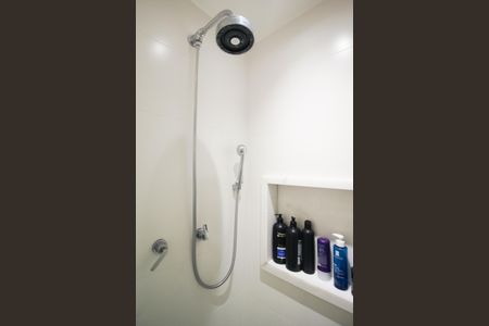 Apartamento para alugar com 73m², 2 quartos e 1 vaga Apartamento para alugar com 73m², 2 quartos e 1 vagaBanheiro da Suíte