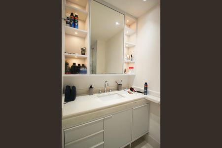 Apartamento para alugar com 73m², 2 quartos e 1 vaga Apartamento para alugar com 73m², 2 quartos e 1 vagaBanheiro da Suíte