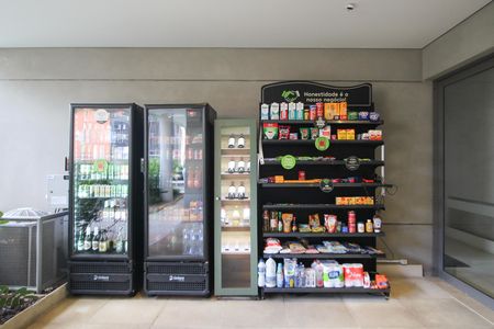 Área comum - Mercado de apartamento para alugar com 2 quartos, 73m² em Indianópolis, São Paulo