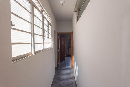 Casa à venda com 250m², 3 quartos e 2 vagas Casa à venda com 250m², 3 quartos e 2 vagasCorredor