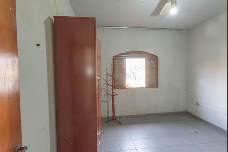 Casa à venda com 250m², 3 quartos e 2 vagas Casa à venda com 250m², 3 quartos e 2 vagasQuarto 1