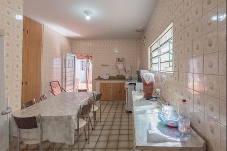 Casa à venda com 250m², 3 quartos e 2 vagas Casa à venda com 250m², 3 quartos e 2 vagasCozinha