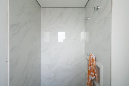 Apartamento à venda com 85m², 2 quartos e 2 vagas Apartamento à venda com 85m², 2 quartos e 2 vagasBanheiro da Suíte 1