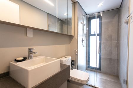 Banheiro de kitnet/studio para alugar com 1 quarto, 34m² em Vila Gomes Cardim, São Paulo