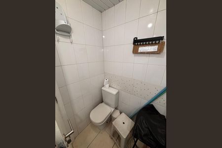 Casa de condomínio para alugar com 250m², 4 quartos e 4 vagas Casa de condomínio para alugar com 250m², 4 quartos e 4 vagasLavabo área da churrasqueira