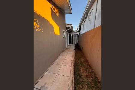 Casa de condomínio para alugar com 250m², 4 quartos e 4 vagas Casa de condomínio para alugar com 250m², 4 quartos e 4 vagasCorredor sala