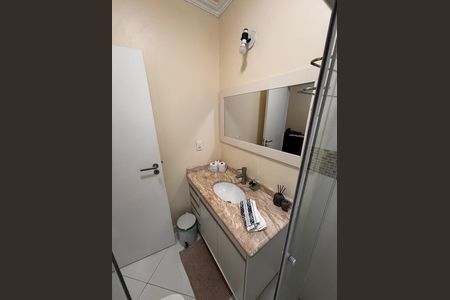 Casa de condomínio para alugar com 250m², 4 quartos e 4 vagas Casa de condomínio para alugar com 250m², 4 quartos e 4 vagasBanheiro suíte 4