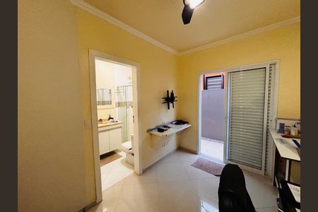 Casa de condomínio para alugar com 250m², 4 quartos e 4 vagas Casa de condomínio para alugar com 250m², 4 quartos e 4 vagasSuíte 4