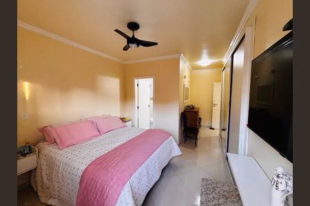 Casa de condomínio para alugar com 250m², 4 quartos e 4 vagas Casa de condomínio para alugar com 250m², 4 quartos e 4 vagasSuíte 1