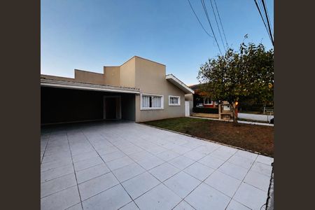 Fachada de casa de condomínio para alugar com 4 quartos, 250m² em Aldeia da Serra, Barueri