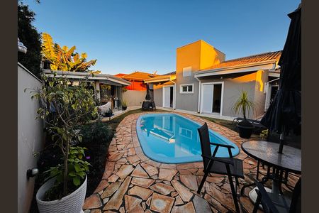 Casa de Condomínio para alugar com 4 quartos, 250m² em Aldeia da Serra, Barueri