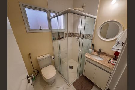 Casa de condomínio para alugar com 250m², 4 quartos e 4 vagas Casa de condomínio para alugar com 250m², 4 quartos e 4 vagasBanheiro suíte 2