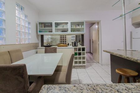 Casa para alugar com 100m², 2 quartos e 4 vagas Casa para alugar com 100m², 2 quartos e 4 vagasCozinha