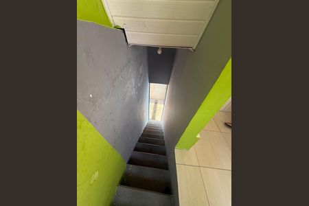 escada de casa para alugar com 1 quarto, 50m² em Alto Caiçaras, Belo Horizonte