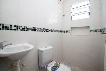 Casa para alugar com 50m², 1 quarto e sem vaga Casa para alugar com 50m², 1 quarto e sem vagaBanheiro