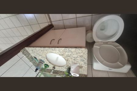 Casa de condomínio para alugar com 139m², 3 quartos e 2 vagas Casa de condomínio para alugar com 139m², 3 quartos e 2 vagasBanheiro