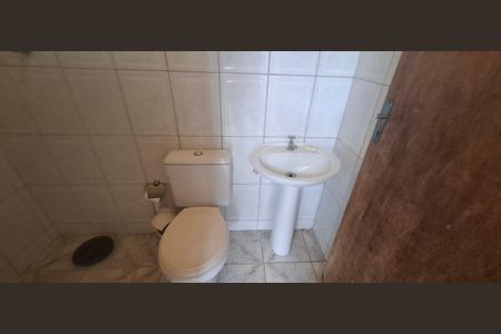 Banheiro de serviço de casa de condomínio para alugar com 3 quartos, 139m² em (l-13), Ribeirão Preto