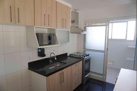 Cozinha de apartamento para alugar com 1 quarto, 82m² em Tamboré, Santana de Parnaíba