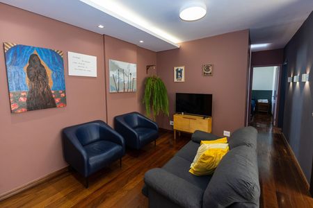 Sala de TV de apartamento para alugar com 3 quartos, 80m² em Santo Antônio, Belo Horizonte