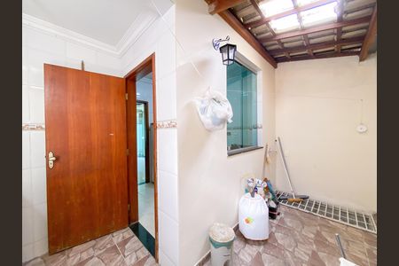 Casa à venda com 80m², 3 quartos e 1 vaga