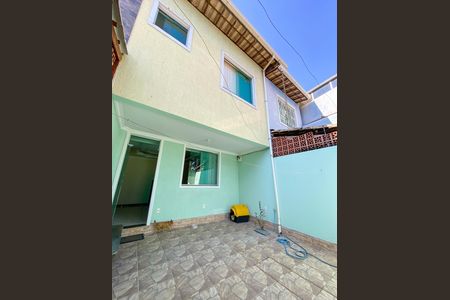 Casa à venda com 3 quartos, 80m² em Eldorado, Contagem