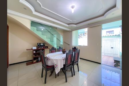 Casa à venda com 80m², 3 quartos e 1 vaga