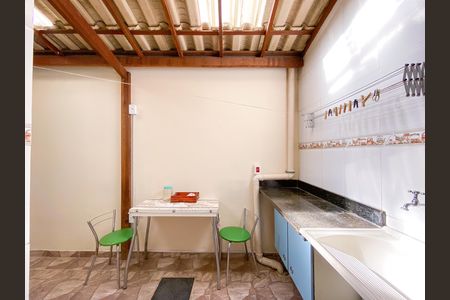 Casa à venda com 80m², 3 quartos e 1 vaga