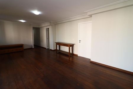 Apartamento para alugar com 117m², 3 quartos e 2 vagasSala
