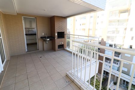 Apartamento para alugar com 117m², 3 quartos e 2 vagasVaranda