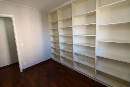 Apartamento para alugar com 117m², 3 quartos e 2 vagasQuarto 3