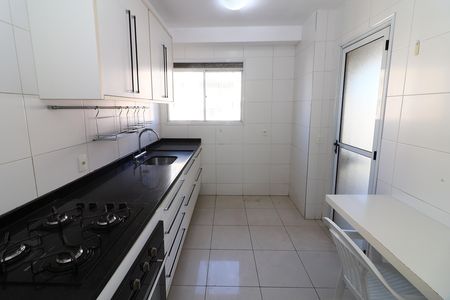 Cozinha de apartamento para alugar com 3 quartos, 117m² em Cidade São Francisco, São Paulo