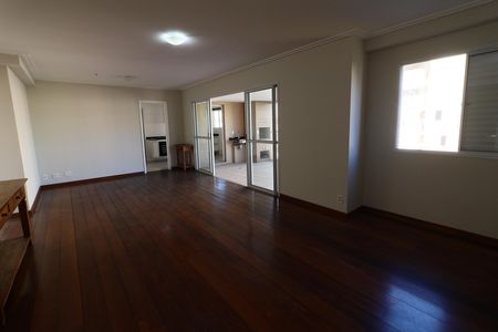 Apartamento para alugar com 117m², 3 quartos e 2 vagasSala