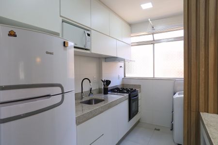 Apartamento para alugar com 59m², 2 quartos e 1 vaga Apartamento para alugar com 59m², 2 quartos e 1 vagaCozinha e Área de Serviço