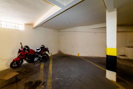 Garagem de apartamento à venda com 3 quartos, 90m² em Santo Antônio, Belo Horizonte