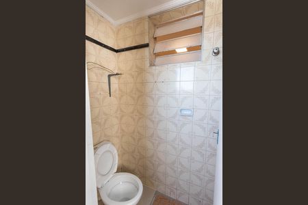 Banheiro de serviço de apartamento para alugar com 1 quarto, 55m² em Centro, Campinas