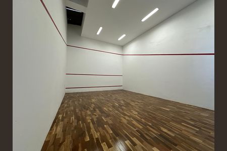 Casa de condomínio à venda com 654m², 5 quartos e 4 vagas Casa de condomínio à venda com 654m², 5 quartos e 4 vagasQuadra Esportiva