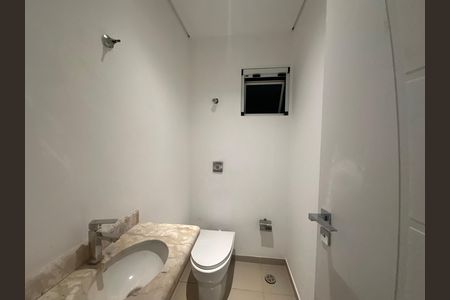 Casa de condomínio à venda com 654m², 5 quartos e 4 vagas Casa de condomínio à venda com 654m², 5 quartos e 4 vagasLavabo