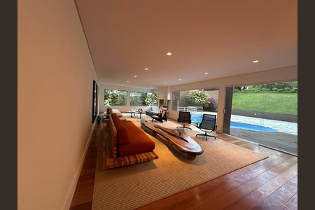 Sala de casa de condomínio à venda com 5 quartos, 654m² em Residencial Tamboré I, Barueri