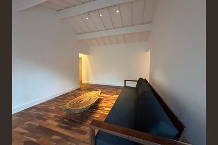 Casa de condomínio à venda com 654m², 5 quartos e 4 vagas Casa de condomínio à venda com 654m², 5 quartos e 4 vagasSala íntima