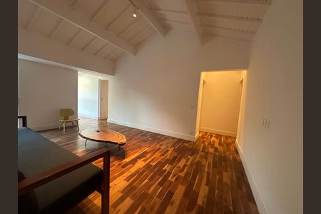 Casa de condomínio à venda com 654m², 5 quartos e 4 vagas Casa de condomínio à venda com 654m², 5 quartos e 4 vagasSala íntima