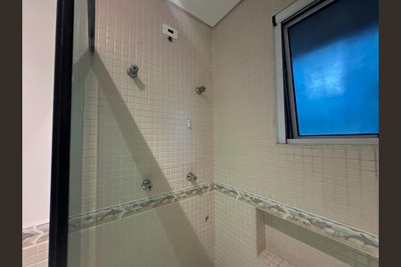 Casa de condomínio à venda com 654m², 5 quartos e 4 vagas Casa de condomínio à venda com 654m², 5 quartos e 4 vagasBanheiro da Suíte 3