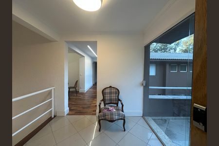 Casa de condomínio à venda com 654m², 5 quartos e 4 vagas Casa de condomínio à venda com 654m², 5 quartos e 4 vagasHall de entrada
