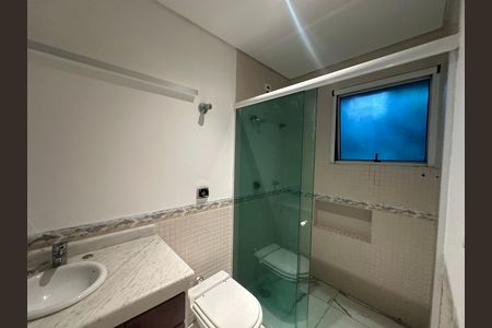 Casa de condomínio à venda com 654m², 5 quartos e 4 vagas Casa de condomínio à venda com 654m², 5 quartos e 4 vagasBanheiro da Suíte 3