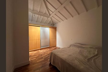 Casa de condomínio à venda com 654m², 5 quartos e 4 vagas Casa de condomínio à venda com 654m², 5 quartos e 4 vagasSuíte 5