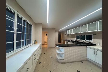 Casa de condomínio à venda com 654m², 5 quartos e 4 vagas Casa de condomínio à venda com 654m², 5 quartos e 4 vagasCozinha