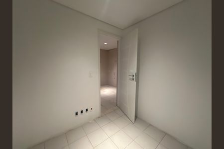 Casa de condomínio à venda com 654m², 5 quartos e 4 vagas Casa de condomínio à venda com 654m², 5 quartos e 4 vagasQuarto de Serviço