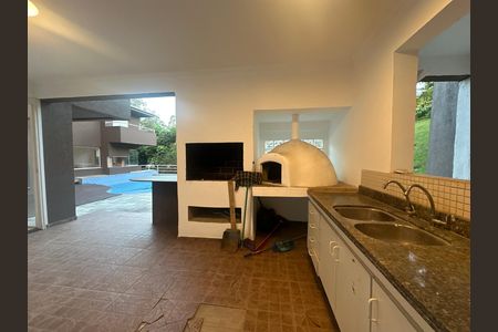 Casa de condomínio à venda com 654m², 5 quartos e 4 vagas Casa de condomínio à venda com 654m², 5 quartos e 4 vagasChurrasqueira