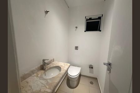 Casa de condomínio à venda com 654m², 5 quartos e 4 vagas Casa de condomínio à venda com 654m², 5 quartos e 4 vagasLavabo